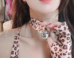 微密圈 – 直击心灵的小玉吃果冻美图，玉足美腿是我的新年度愿望