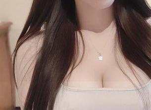 微密圈 – 小玉吃果冻的最新照片：纯白天使也有小脾气