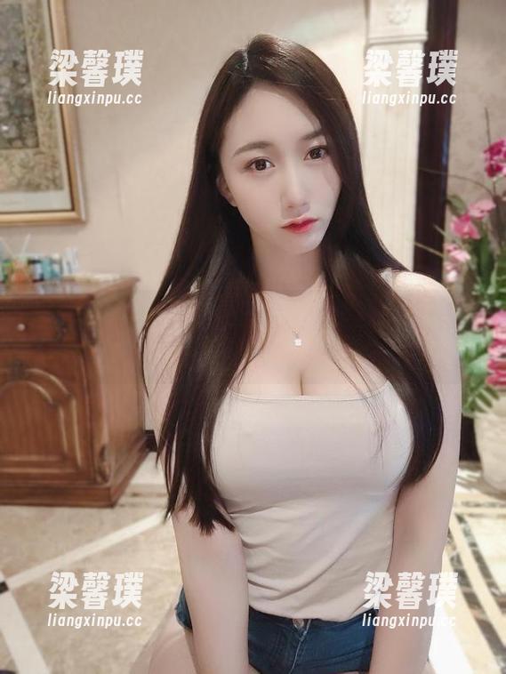 微密圈 - 小玉吃果冻的最新照片：纯白天使也有小脾气