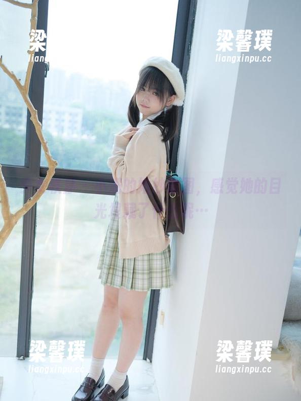 少女秩序 - 小满的婚纱套图，感觉她的目光埋藏了什么呢…