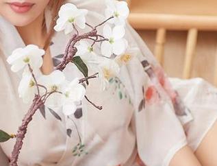 尤蜜荟 – Domen瑶瑶制服，打破美化的伪装：原图直击，无圣光更贴近！