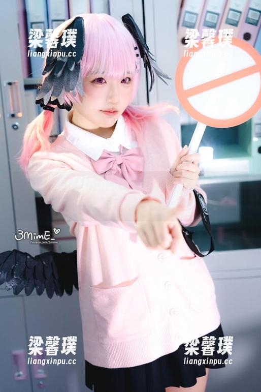 下载弥美Mime的校服写真：青春的青涩与悸动，究竟哪一面更真实？