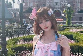 彩芸_Nebula的皮衣写真，照得我一下子就想加入时尚圈了！