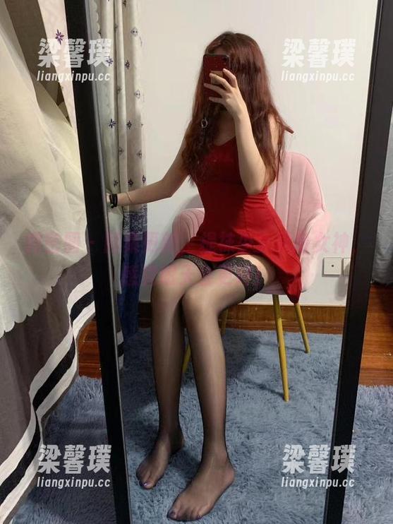 微密圈 - 图集更新，提袜少女化身女神，感觉明天会更好！