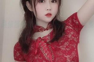 惊喜！是依酱呀的职业装写真，一堆免费的照片让你眼前一亮！