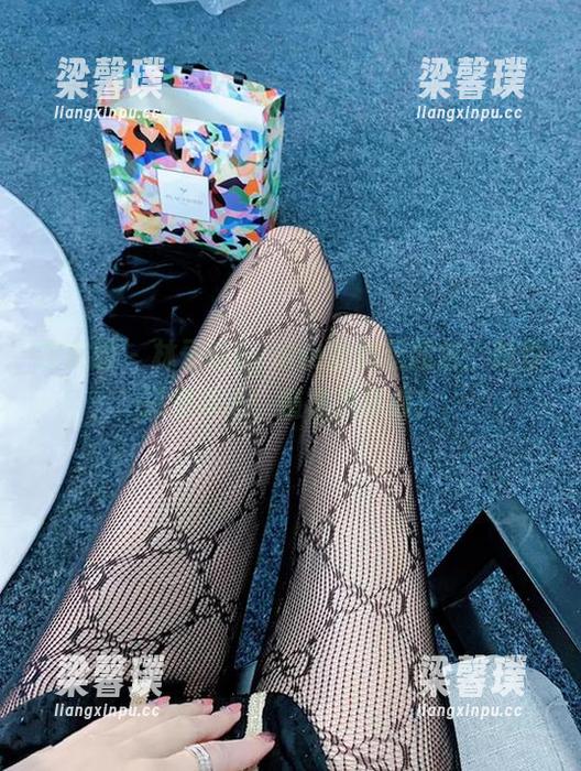 微密圈 - 林子喵Lynne的裸足图包：踏青还是踩心，随你选择哦！