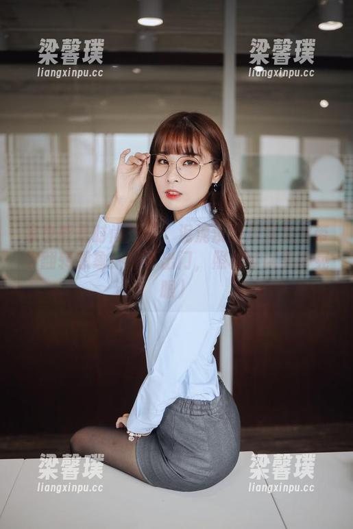 家也能是时尚秀场：泥泥汝的居家美图带你翻转想象！（不出门，照样可以美得晃眼）