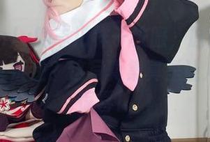 白栎Shirly的丰川祥子校服，原图竟隐约透着一丝叛逆？这写真集真是让人意外的惊喜！