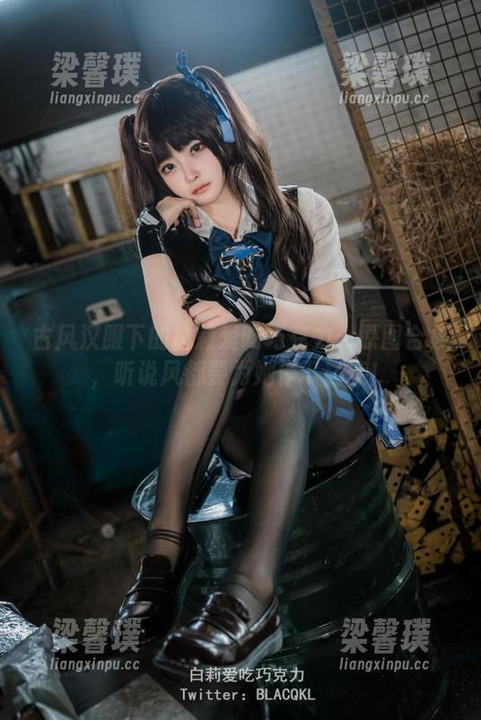 古风汉服下的白莉爱吃巧克力：原图合集，听说风都要为她停下脚步！