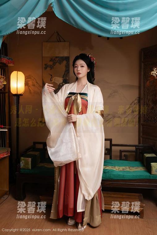 秀人网 - 千夜未来的礼服合集，来看看她是怎么把‘高冷’穿得这么有温度的！