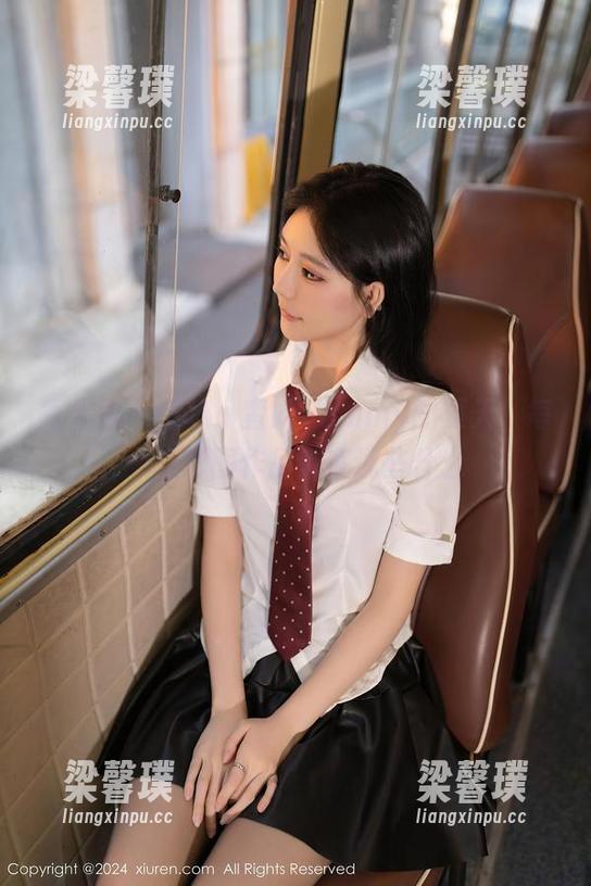 秀人网 - 回味小蛮妖yummy的夏天，每一张套图作品都在说些什么