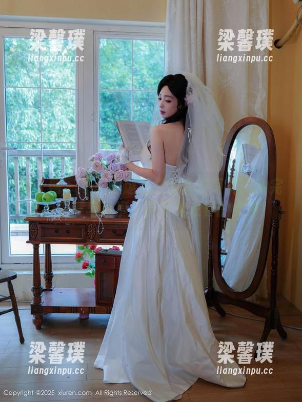 秀人网 - 不只是赵万灵的套装写真：她完美控温度与风度，真是穿衣界的女神！