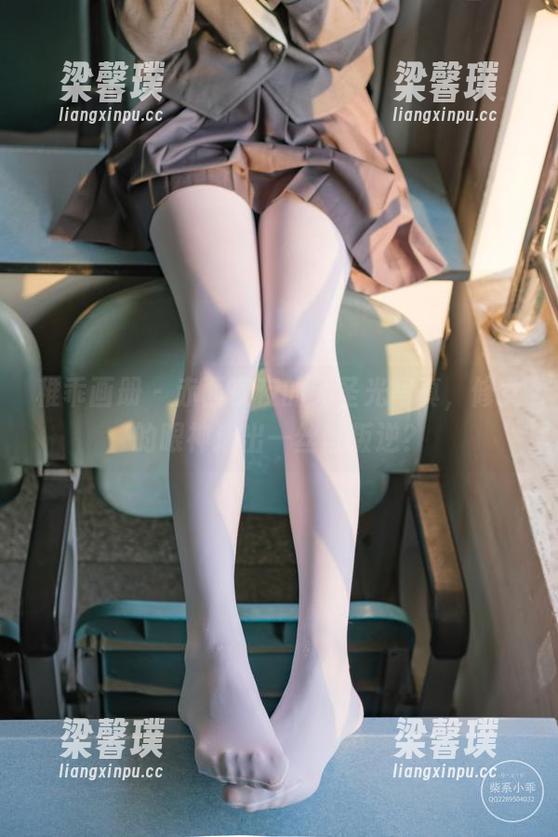 稚乖画册 - 赤西夜夜的无圣光写真，修女的眼神透出一丝丝叛逆？