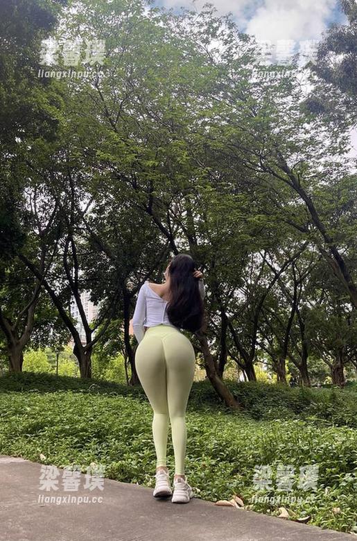 微密圈 - 艾拉·isla的夏天私拍：最真实的美好瞬间都藏在这里！
