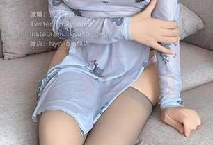 看！荒井喵喵的写真集让‘同栖生活’变得绝对吸引人，原图却是另一番世界？