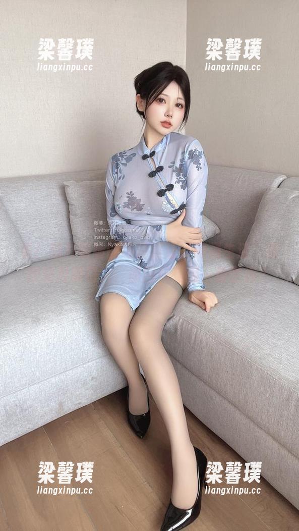 看！荒井喵喵的写真集让‘同栖生活’变得绝对吸引人，原图却是另一番世界？