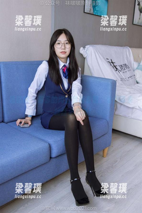 袜啵啵 - 苏苏的肉丝最新套图，给你带来一丝丝小心跳！