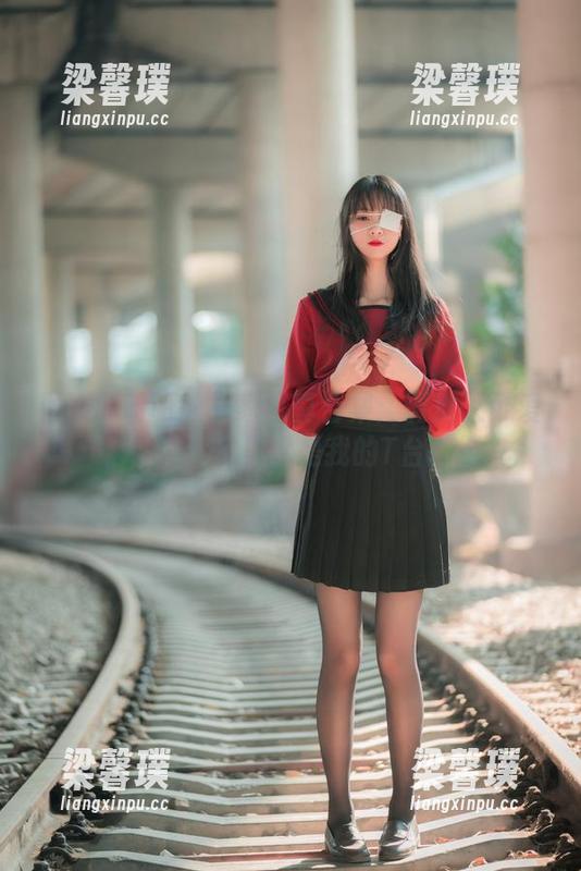 西呱呀呀呀的居家写真合集：调皮又可爱，毕竟家里就是我的T台！