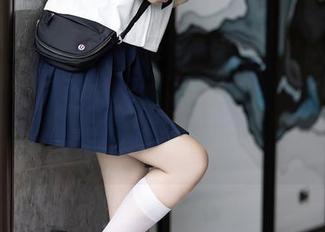 语画界 – 观看cherry绯月樱的原图，小秘密像小猫一样撒娇，让我想要多看几眼！