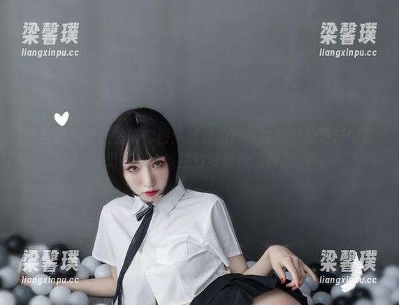 超辣的林一 微密圈 - 最新校园套图:超辣的林一在知识的海洋中游刃有余,谁注意到她的眼神?