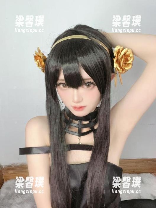 趴趴捣蛋陌+红裙=套图炸弹，COS神秘感无处不在！