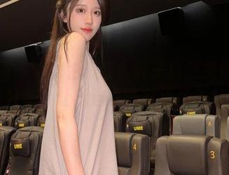 微密圈 – 修女也疯狂？轩子巨二兔最新写真分享，让我这小心脏承受不起…
