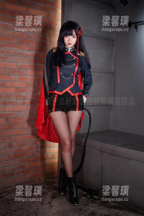 想问一下，为什么轩萧学姐的制服美图总能这么吸引人？