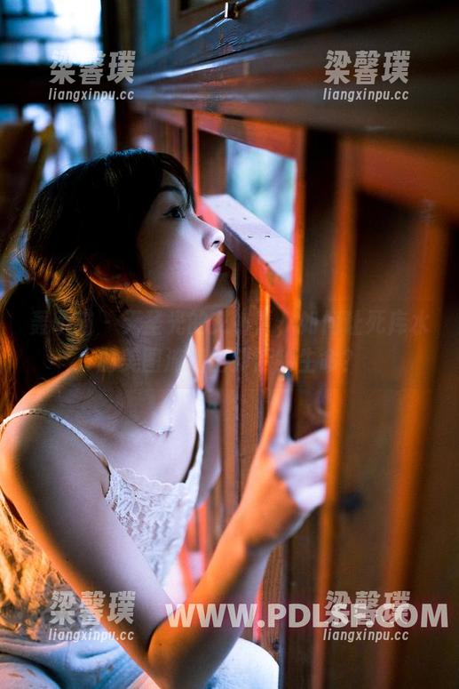 轰趴猫 - 无圣光的艾小青，如何让死库水的美图流淌出鲜活的生命？