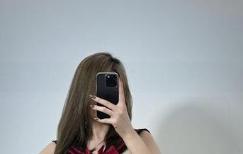 微密圈 – 醇子小姨图包上线：来看看这妖娆火红的经典姿态！