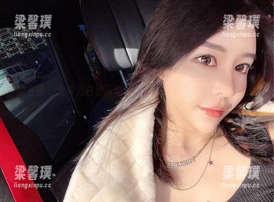 微密圈 - 金希儿白丝写真集：看似无意，却充满了小心机！