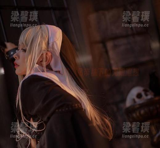 阿寨寨 阿寨寨在线写真,吊带袜下的无限遐想