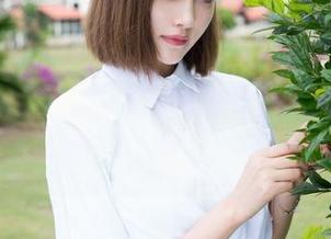 魅妍社 – 灵魂拷问！FoxYini孟狐狸的最新圣诞图集：她的妆容是否比我的烤火鸡更滋养？来对比一下！